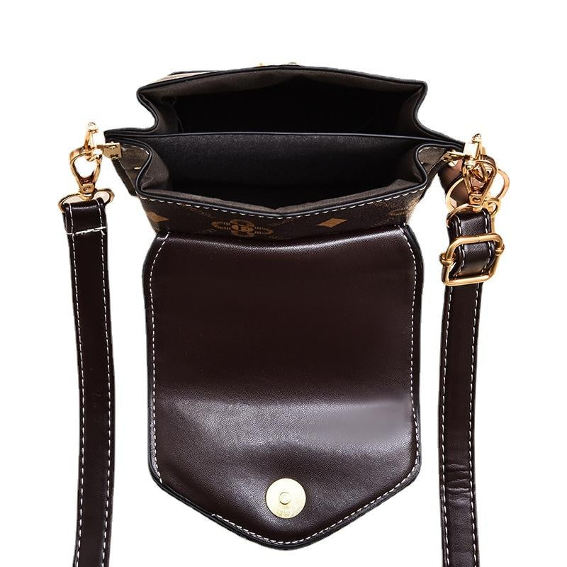 Chic and Versatile Crossbody Handbag with Elegant Letter Print and Adjustable Strap